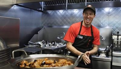 Shaun White spends day WORKING at Panda Express