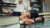 School start times and screen time late in the evening exacerbate sleep deprivation in US teenagers