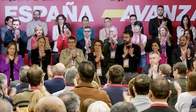 Vídeo | Marisa Paredes y Pedro Almodóvar defienden a Sánchez en un acto del mundo de la cultura