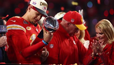 32 NFL Teams in 32 Days: Chiefs Eye History-Making Season