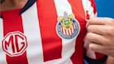 Chivas anuncia su nuevo uniforme; afición critica patrocinios