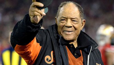 Willie Mays Highway bill clears Legislature