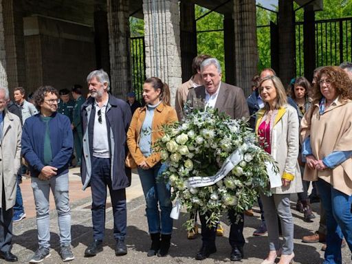 Fotos: homenaje a Tomás Caballero en Pamplona en el 26 aniversario de su asesinato