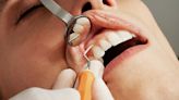 Una mujer queda permanentemente desfigurada por un dentista que "le llenó la boca con lejía durante una desastrosa cita"
