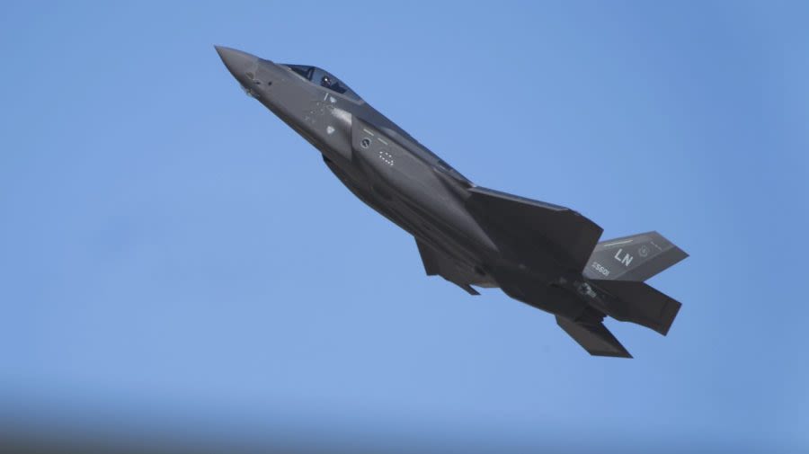 Pentagon resumes purchases of new F-35 jets after year delay