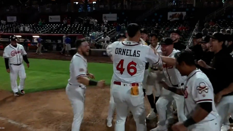 Chihuahuas beat Space Cowboys on walk-off HR from Tirso Ornelas