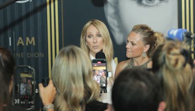 Céline Dion : « J’étais tellement mal à l’aise », la réalisatrice de son documentaire bouleversée par une scène