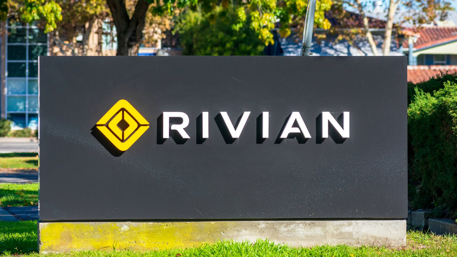 Rivian Stock Watch: Is It Worth Buying RIVN Ahead of Tonight's Earnings?