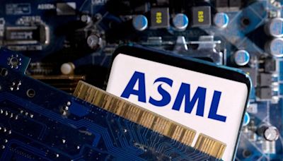 Russian firms bought spare parts for 25-year-old ASML machines, says newspaper Trouw