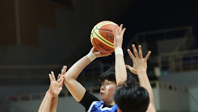 瓊斯盃籃球賽女子組 林蝶持球進攻（2） (圖)