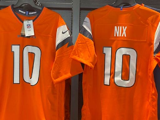 QB Bo Nix to wear his college No. 10 for Broncos as QB Zach Wilson switches to No. 4