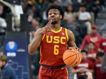 Bronny James, who averaged 4.8 points in a partial college season, remaining in NBA Draft - The Boston Globe