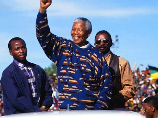 A 30 años de la llegada de Mandela a la presidencia: cómo fundó un nuevo país tras un régimen de vergüenza