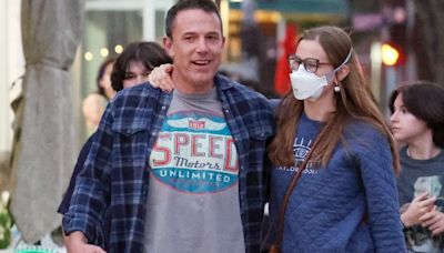 Ben Affleck fue visto paseando con su hija Violet en medio de los rumores de divorcio con Jennifer Lopez