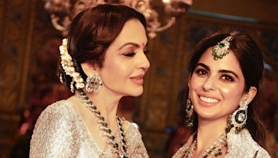 Nita Ambani Jewel Collection: Nita Ambani loves to share her jewel collection with daughter Isha Ambani