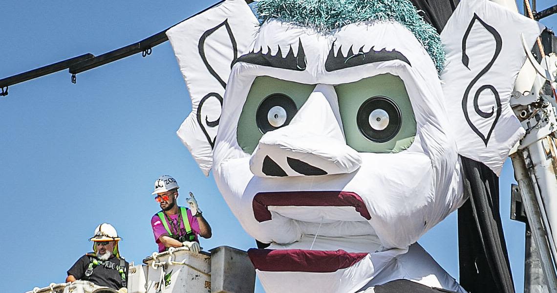 Media credential process for Zozobra holds applicants' feet to fire