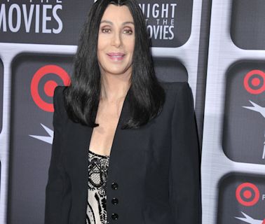 Cher deja muy claro por qué no sale con hombres de su edad: 'Están todos muertos'