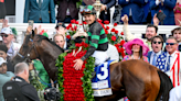 Kentucky Derby Winner Mystik Dan Keeps His Victory Garland Close in Heartwarming Video