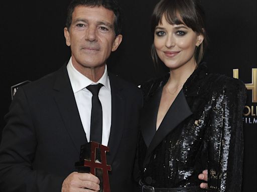 Antonio Banderas comparte emotiva foto con Dakota Johnson - El Diario NY