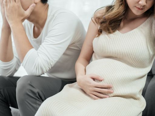 Wife Mad When Husband Plans Lunch One Day Before Her C-Section and Doesn't Invite Her