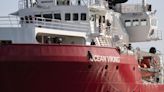 El Ocean Viking, con 234 inmigrantes, sigue esperando un puerto para atracar
