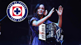 ¿Cual es la relación de Julieta Venegas con el Cruz Azul?