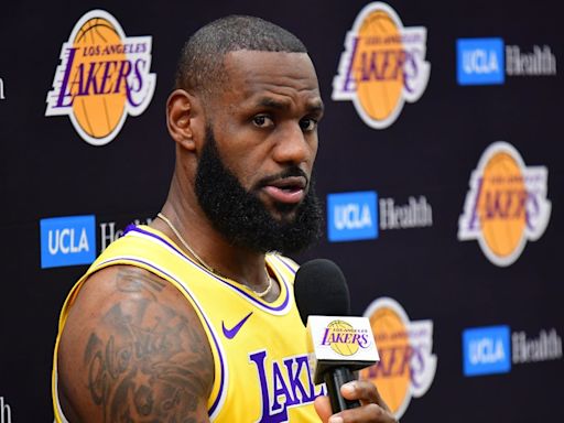 BREAKING: Lakers Star LeBron James Reportedly Called Warriors Free Agent