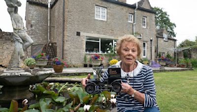 Jeremy Clarkson offered pub owner £1m to buy Cotswolds boozer