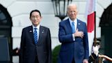 Biden recibe a líder japonés en la Casa Blanca, le agradece por su ayuda en crisis mundiales