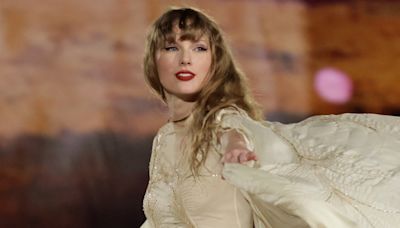 Taylor Swift Reportedly Spends a Huge Amount on This Nearly Every Night for Her Eras Tour Team