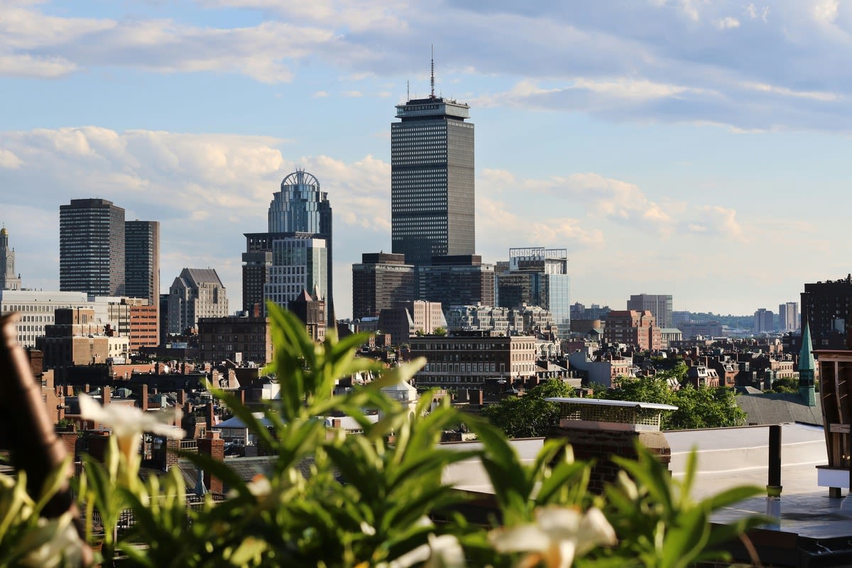 Boston to Revel in Sunny Skies and Mid-80s Temps Over Idyllic Weekend Before Possible Showers