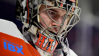 Carter Hart to become unrestricted free agent after Flyers don't issue qualifying offer, report says