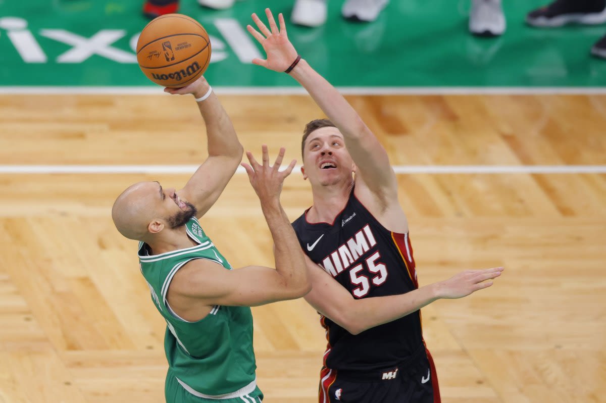 White, Celtics dominate Heat for 3-1 series lead; Porzingis injured