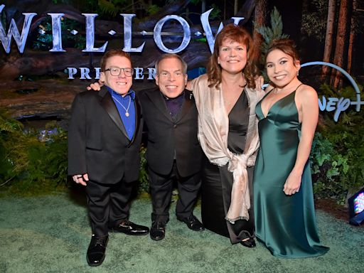 'Harry Potter,' 'Star Wars' actor Warwick Davis mourns death of wife Samantha