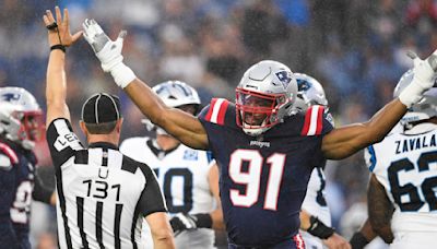 Panthers plane gets stuck in mud in Charlotte after Patriots game