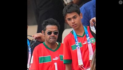 Jamel Debbouze avec son fils Léon, son double en plus grand, pour soutenir le Maroc aux JO de Paris