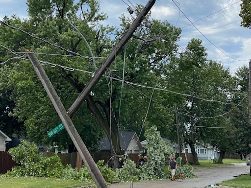 How long is food good in a fridge without power? Safety tips to get you through an outage