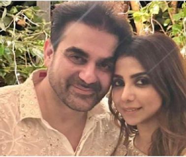 WATCH: Arbaaz Khan and wife Sshura Khan spotted outside hospital; avoid paparazzi on being asked ‘sir kya khush khabri hai’