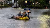 Miami bajo agua por inundaciones: ¿Están abiertas o cerradas las oficinas de USCIS?