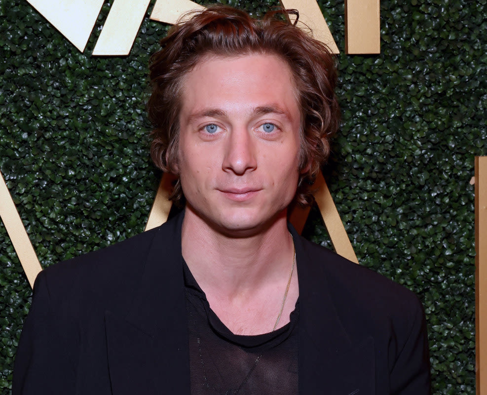 Jeremy Allen White's Net Worth In 2024 Is More Bull Than Bear