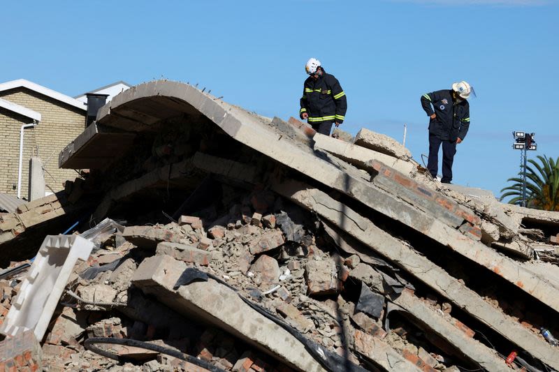 Hope fades for 44 trapped in collapsed South African building