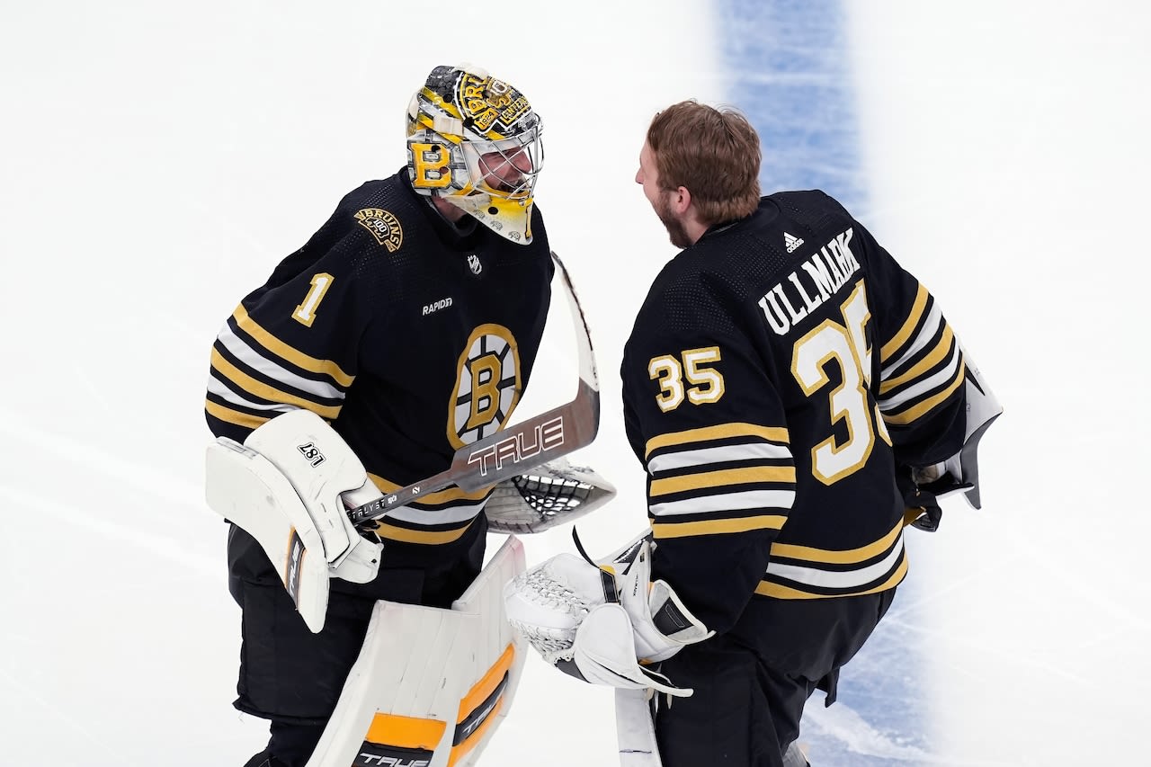 Former Bruins goalie was 'literally shaking' during call to Jeremy Swayman after trade to Senators