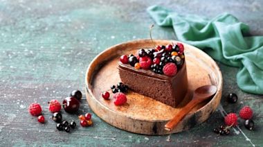 Delicious Keto-Friendly Chocolate Cake Recipe