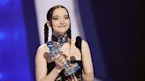 Dove Cameron Wins Best New Artist at 2022 VMAs, Thanks ‘All of the Queer Kids Out There’