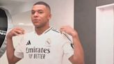 La tremenda ovación del Santiago Bernabéu a Mbappé al verle por primera vez con la camiseta del Real Madrid: un momento para la historia