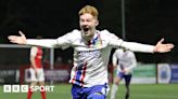 Premier League: Everton sign Linfield teenager Braiden Graham