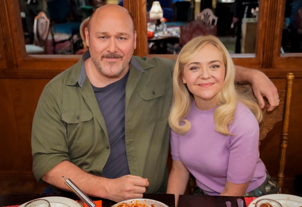 Will Sasso & Rachel Bay Jones Return As Mandy’s Parents In ‘Young Sheldon’ Spinoff