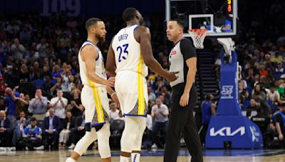 Draymond Green ejected less than four minutes into game for yelling at referee