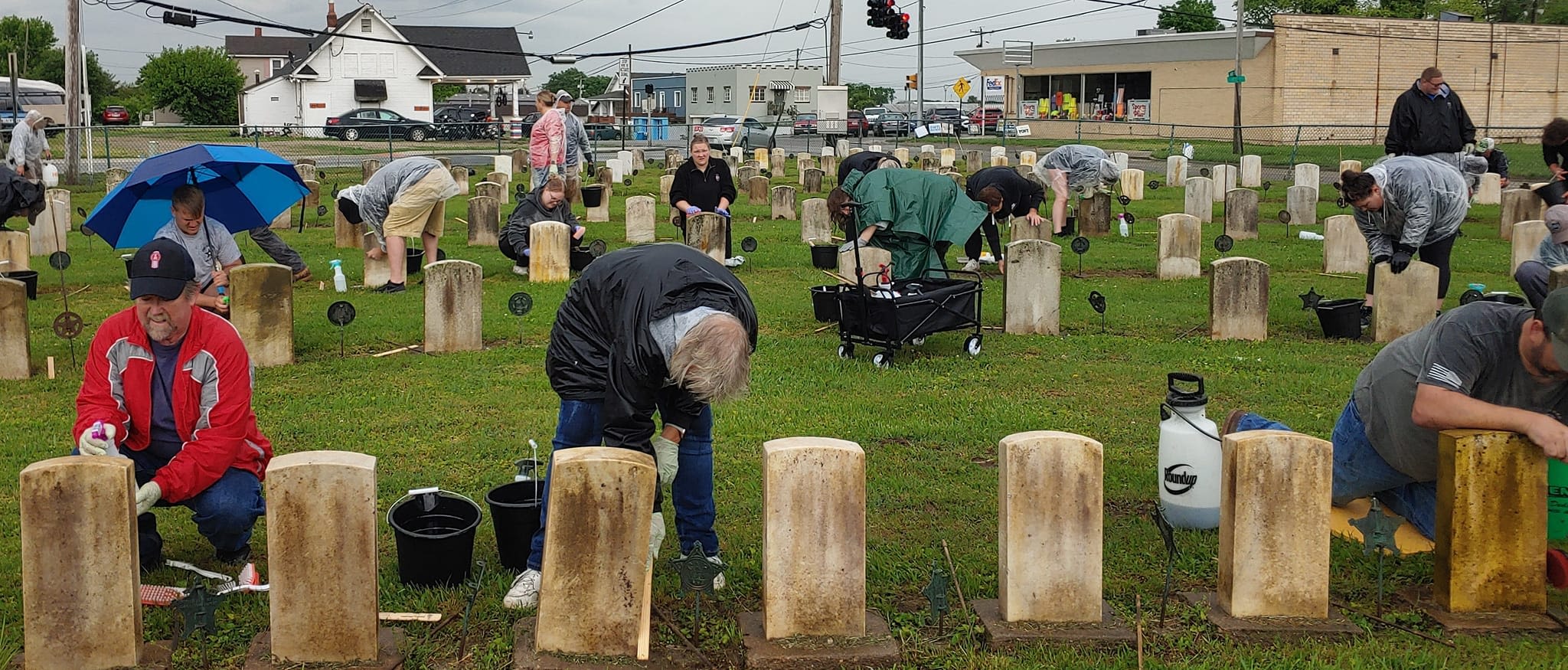 Volunteers, Chillicothe Monument clean Soldier's Circle in time for Memorial Day