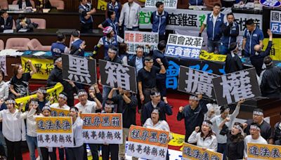 藍白兩黨立法院黑箱擴權 反映台灣憲政缺陷(圖) - 時政聚焦 -